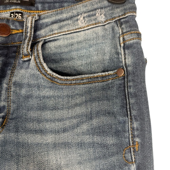 Judy Blue Women’s Jeans Relaxed Fit Size 3/26 Distressed Blue - Picture 5 of 9